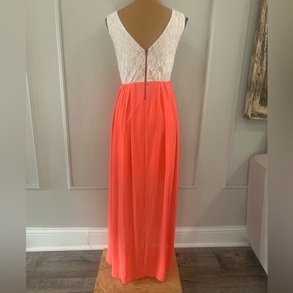 Alythea High-low Sleeveless Dress - Picture 4 of 12